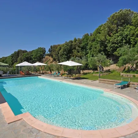 Sleeps 3 Apartment Sovana