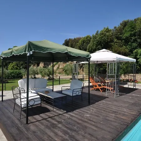 Sleeps 3 Sovana
