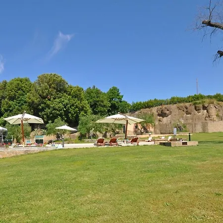 Apartment Sleeps 3 Sovana